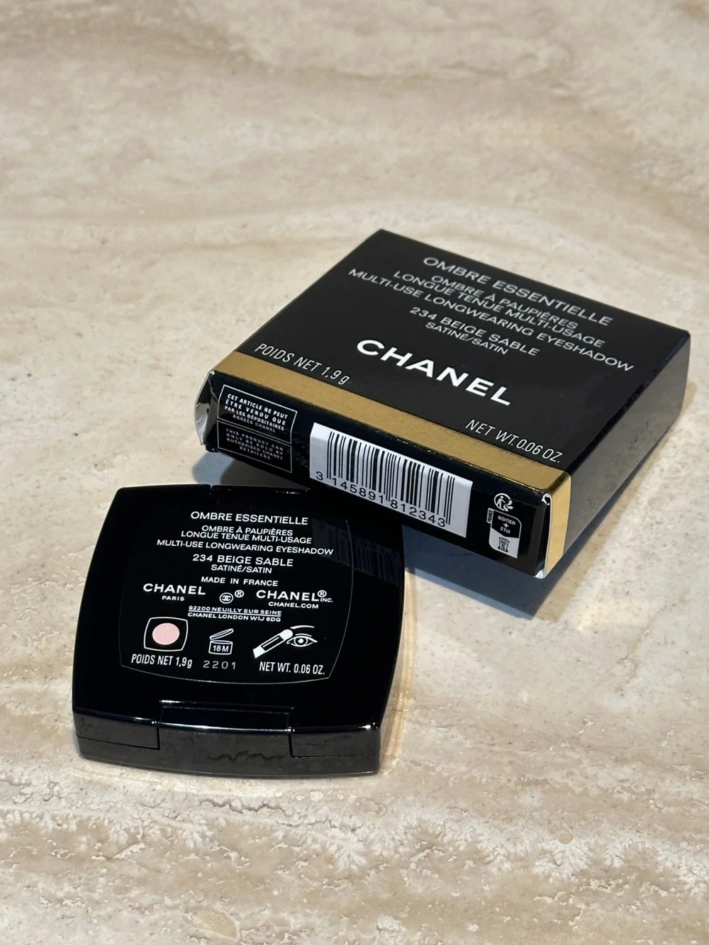 CHANEL ombré essentielle